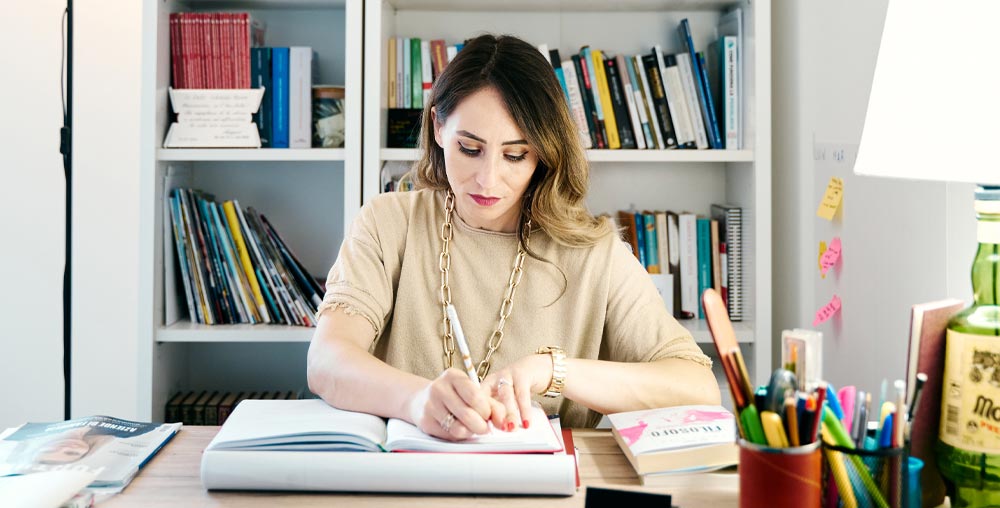 Iris Gargano, Consulente